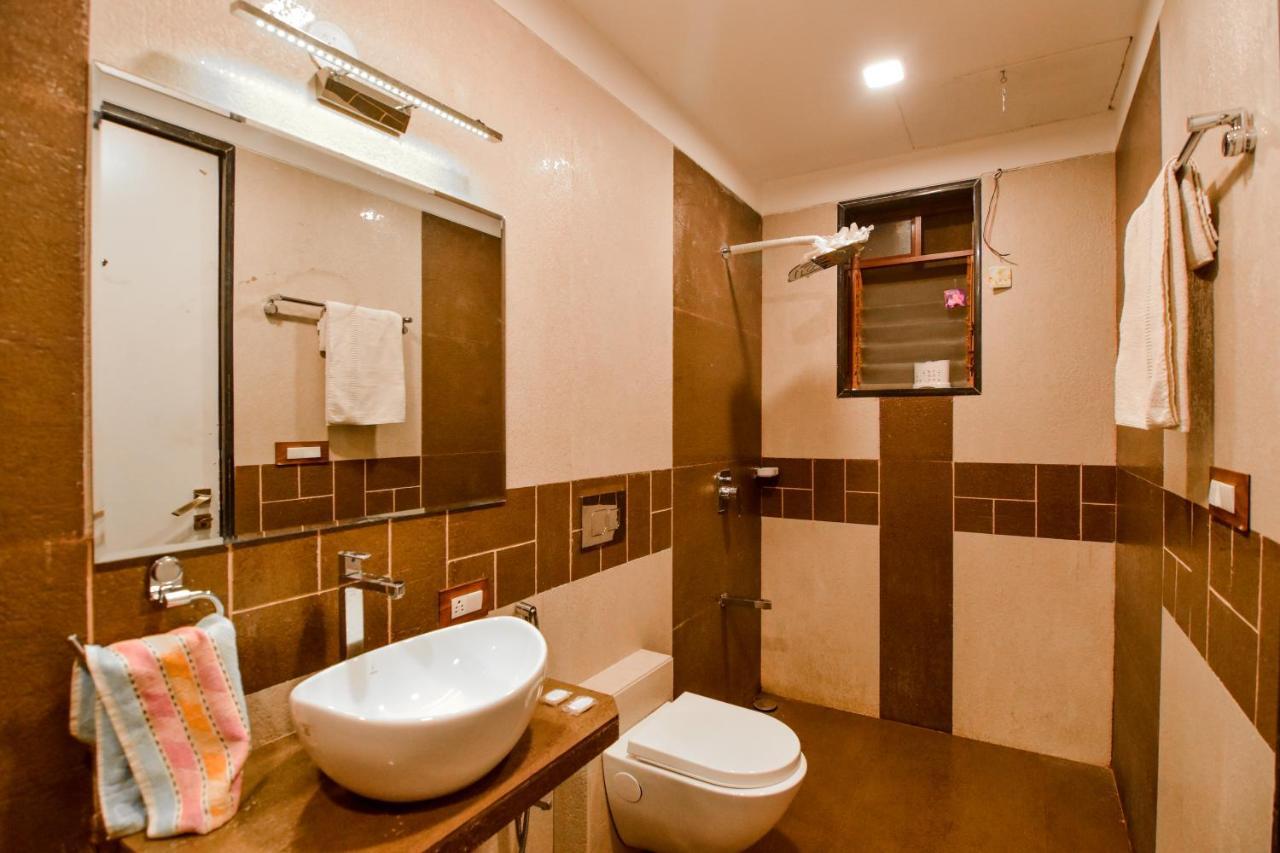 Lifeline Villas - Luxurious Taraangan 4 Mountain View Villa With Biggest Pool And Huge Open Area Lonavala Exterior photo