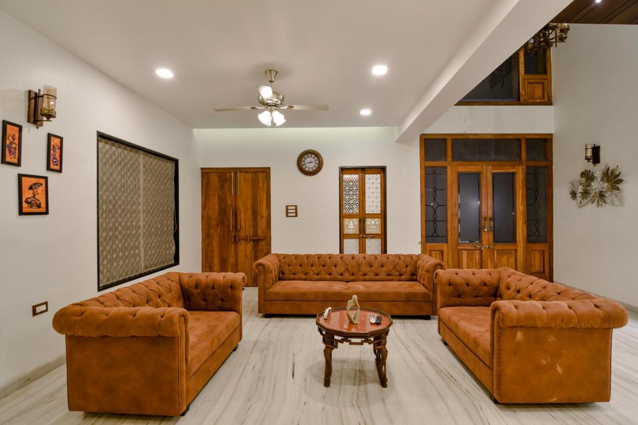 Lifeline Villas - Luxurious Taraangan 4 Mountain View Villa With Biggest Pool And Huge Open Area Lonavala Exterior photo